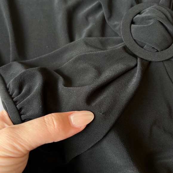 Jessica Black V-neck Dress - Picture 5 of 5